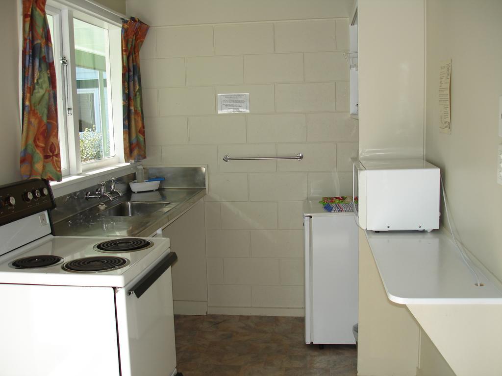 האנמר ספרינגס Alpine Holiday Apartments & Campground מראה חיצוני תמונה
